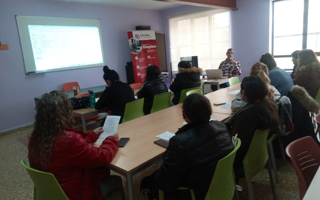11 personas participan en el taller de búsqueda de empleo en el arciprestazgo de Gamonal